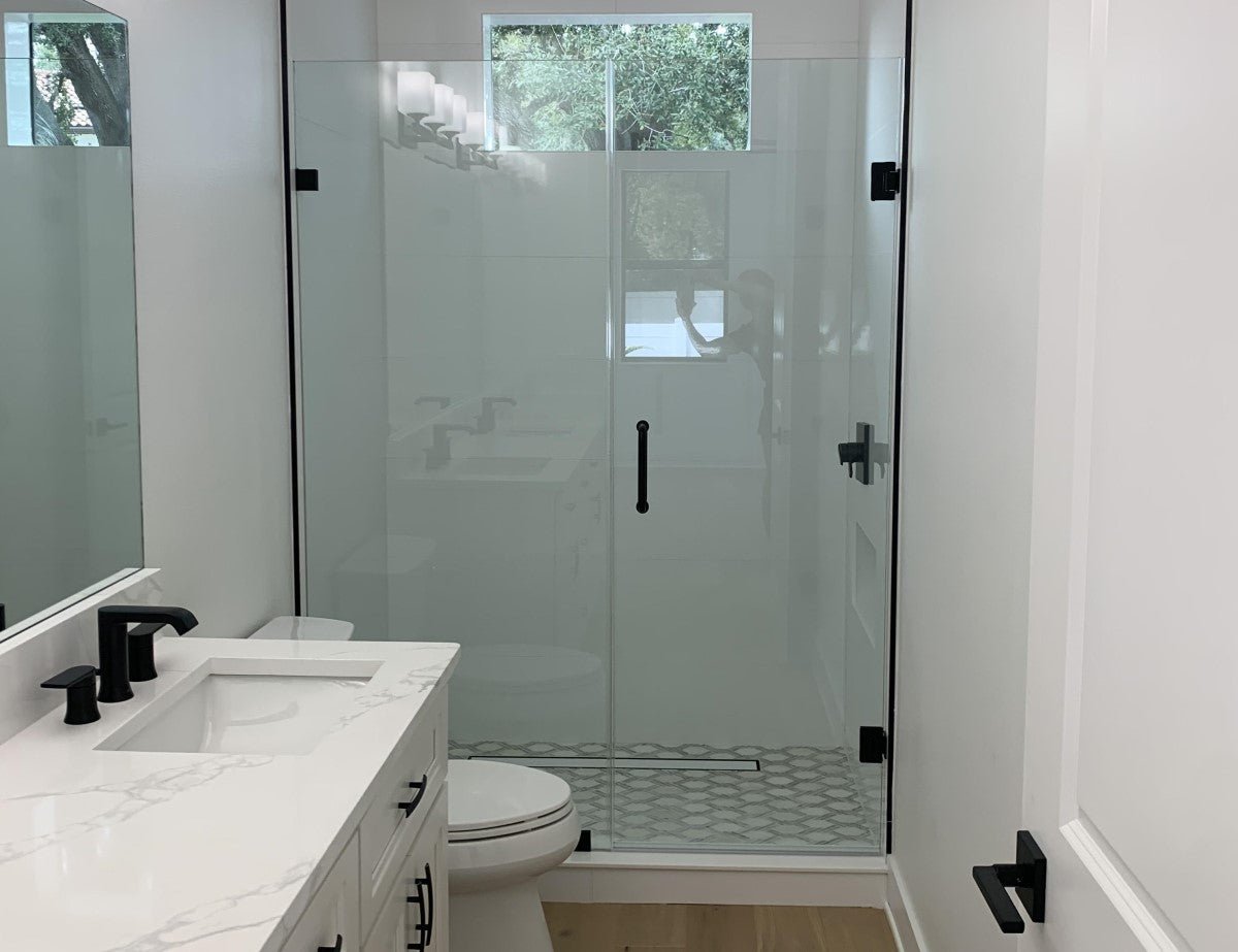 Small Walk-In Shower Tile Ideas for Small Bathrooms