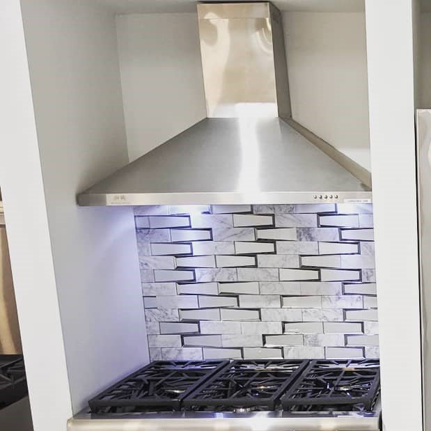 3D Marble and Glass Subway Tile Stove Backsplash