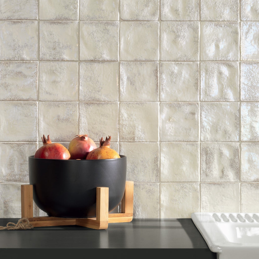 Perla Glossy Antique White Ceramic 4 x 4 Tile - TileBuys