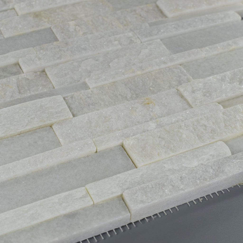 Closeup of White Slate and Quartzite Stacked Stone Tile 