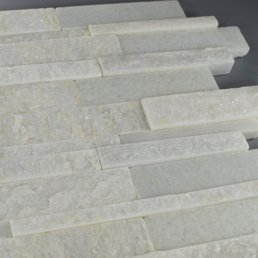 Closeup of White Slate and Quartzite Stacked Stone Tile 