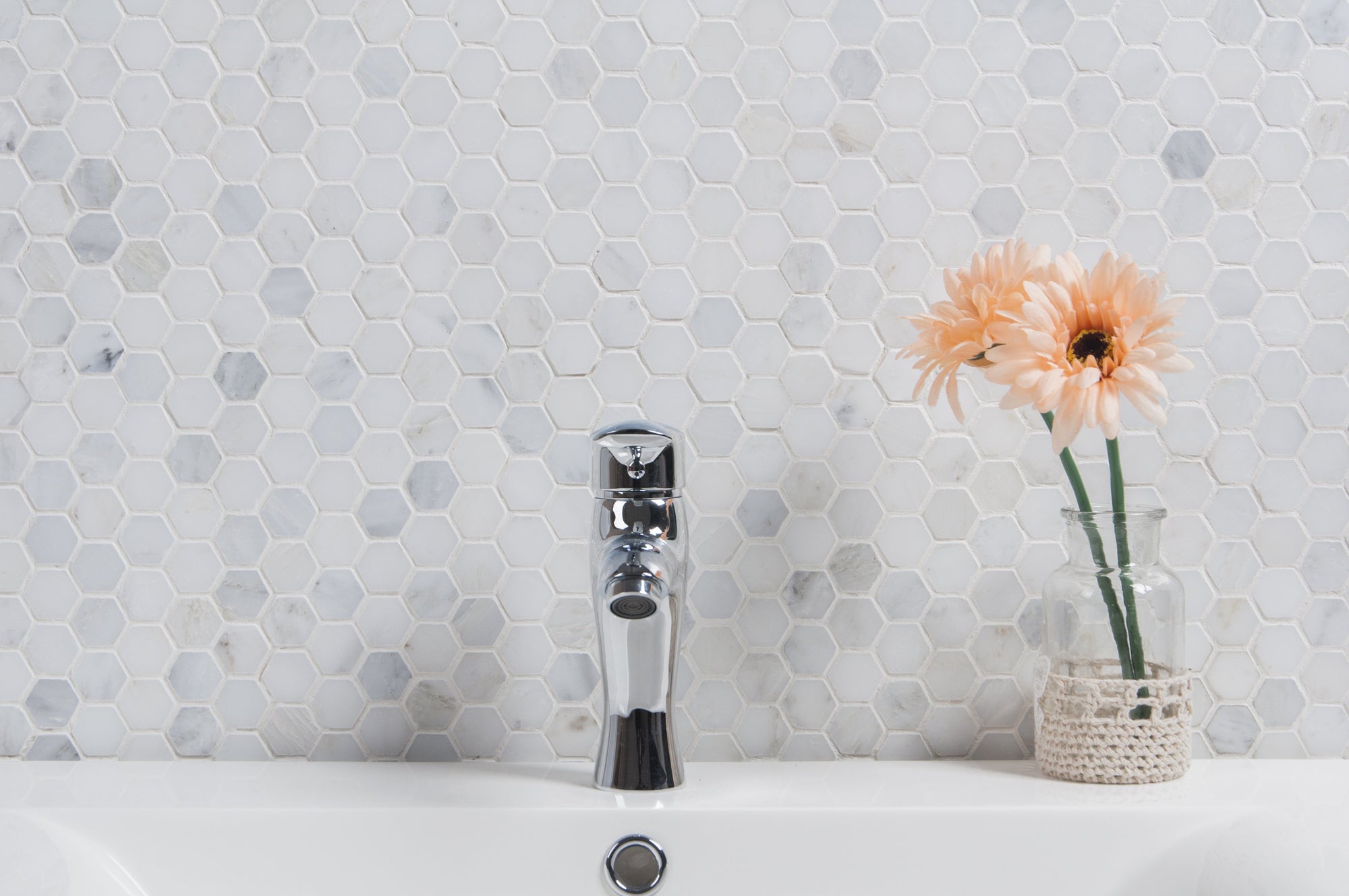 Carrara Bianco Marble Mosaic Tile - 1" Hexagons - Polished | TileBuys